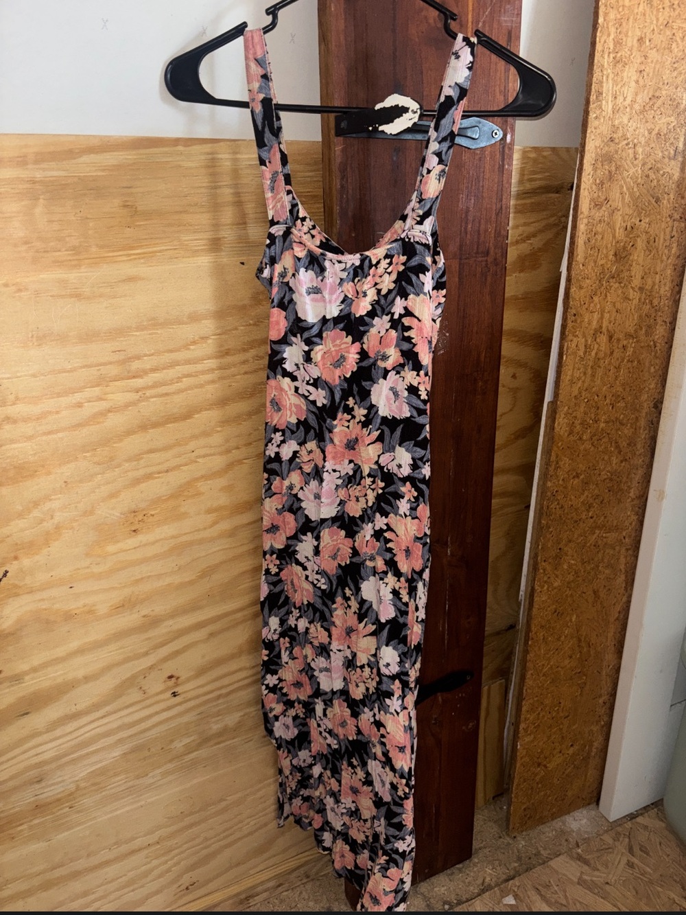 Floral Scoop Neck Midi Dress in Black, pink and Peach